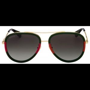 Pre owned Gucci authentic sunglasses! With a case